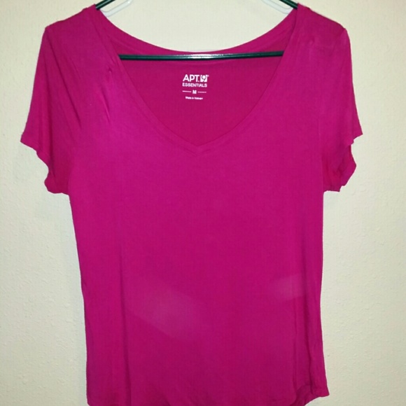 Apt. 9 wide v neck silky tshirt
