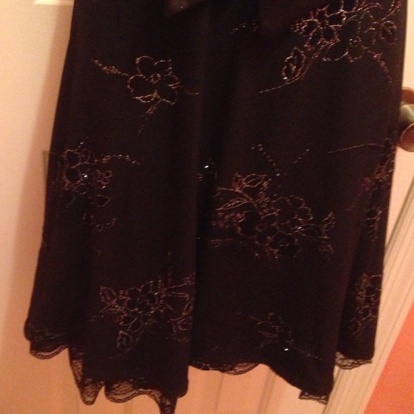 Dress - Picture 3 of 3