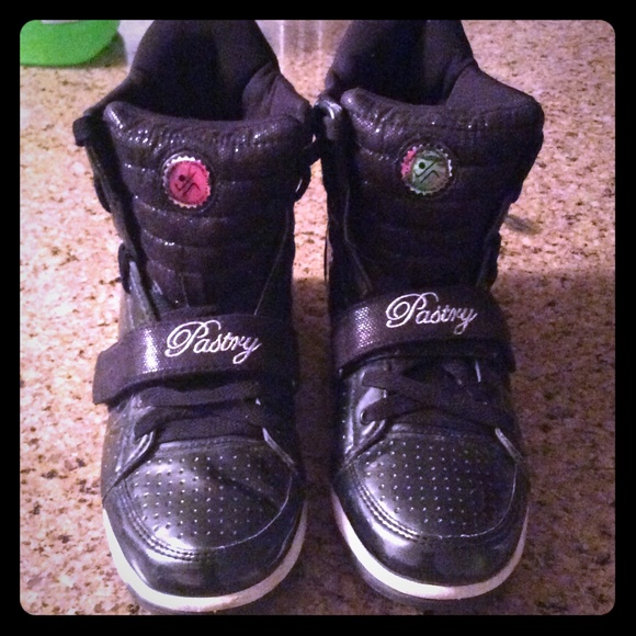 High top pastry tennis shoes