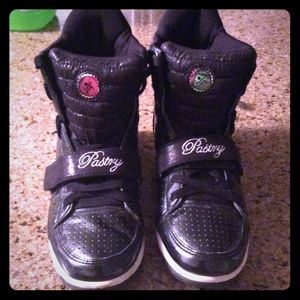 High top pastry tennis shoes