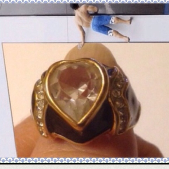 🤩CRYSTAL CHAMPAGNE HEART STONE ON BLACK/GOLD MOUNT. Sz 8. NWT