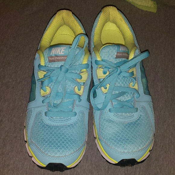 Women's Nike Dual Fusion baby blue/lime green