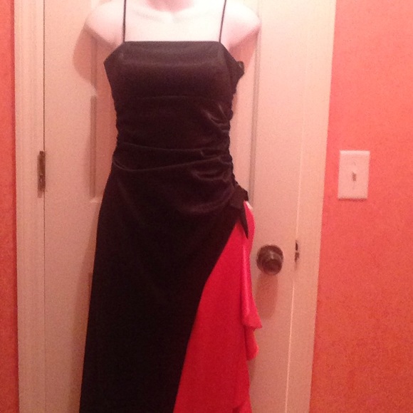 Prom dress - Picture 4 of 4