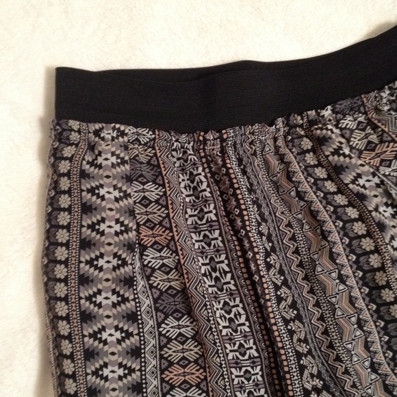 Patterned flowy pants