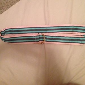 Vineyard vines belt