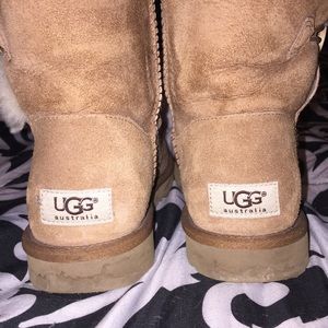 Size 7 Bailey Button UGG's