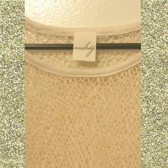 Audrey 3+1 Cream Crop Top - Picture 3 of 4