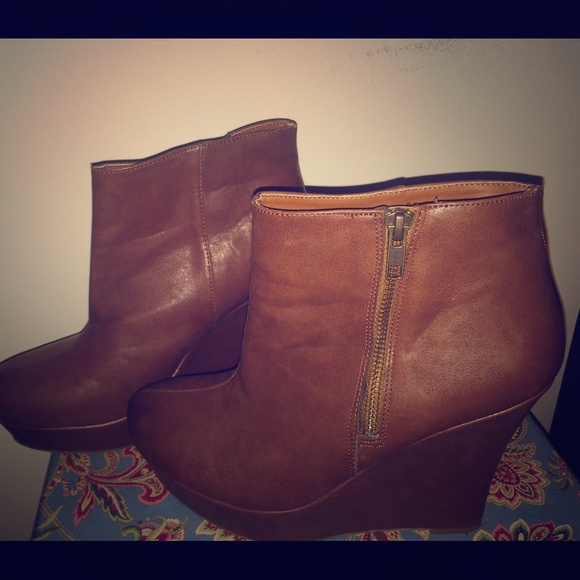 Wedge ankle boots