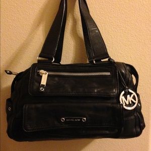 🎉REDUCED $$ 🎉 Michael Kors leather black purse
