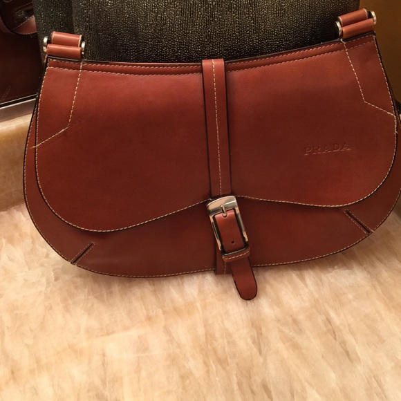 Burnt orange shoulder strap purse