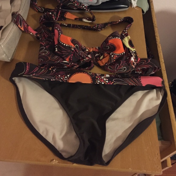 Lovel bath suit