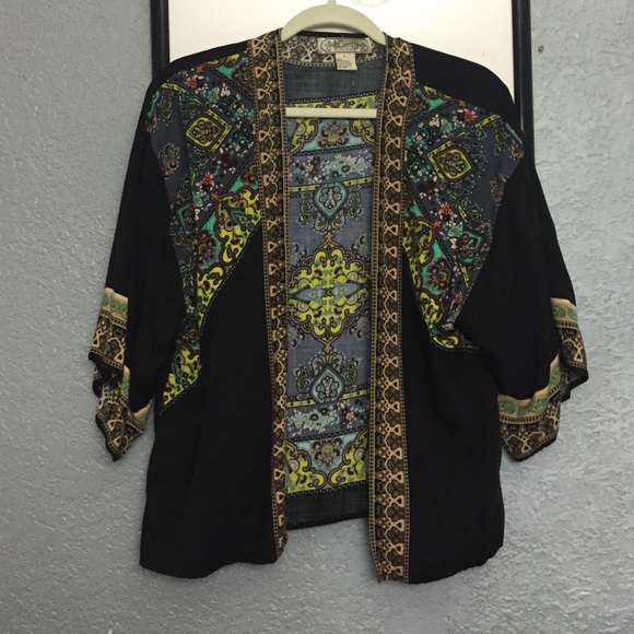 Brand new flying tomatoes Kimono in black!