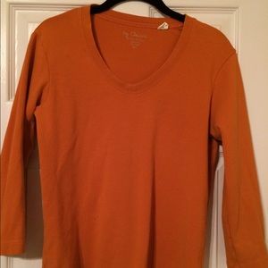 Top w 3/4 length sleeves