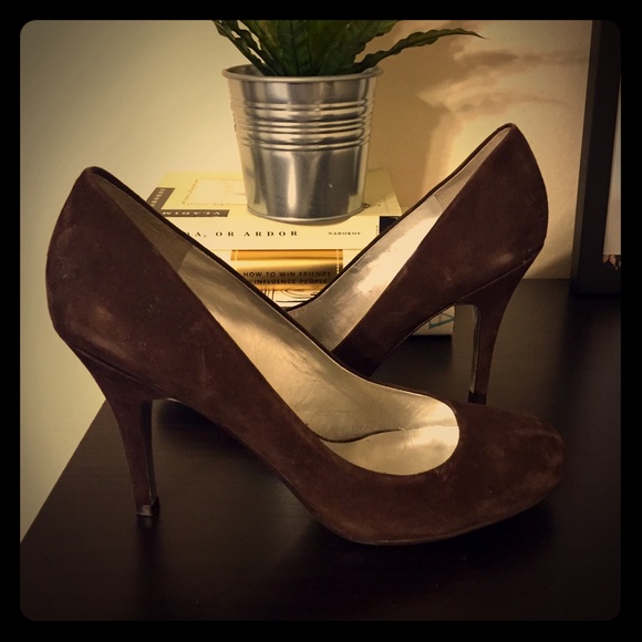 Jessica Simpson Chocolate Brown Suede Pump!