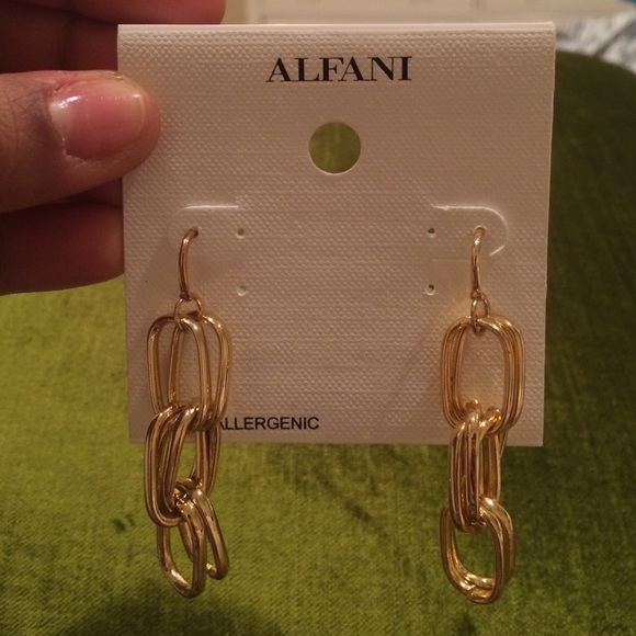 ALFANI GOLD LINK EARINGS