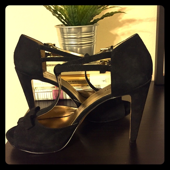 Nine West Black Suede 5 inch Heels!