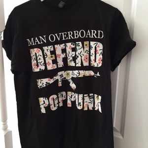 MAN OVERBOARD band tee 💋
