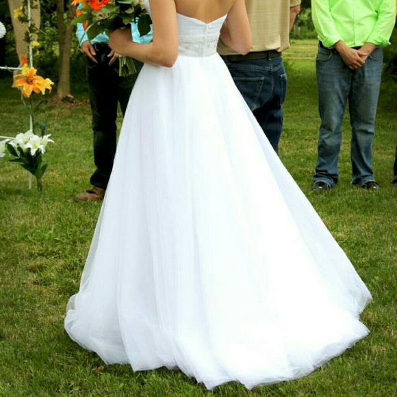 Oleg Cassini Wedding Dress - Picture 2 of 4