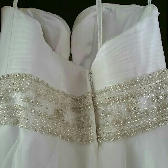 Oleg Cassini Wedding Dress - Picture 4 of 4