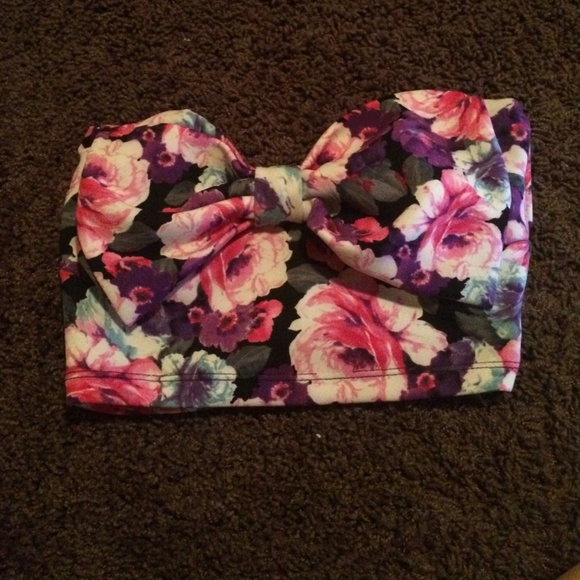 Cropped floral top