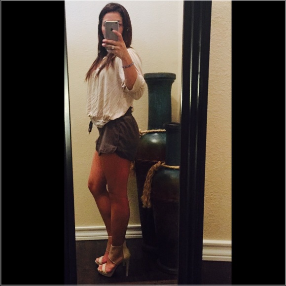 Shorts - Picture 2 of 3