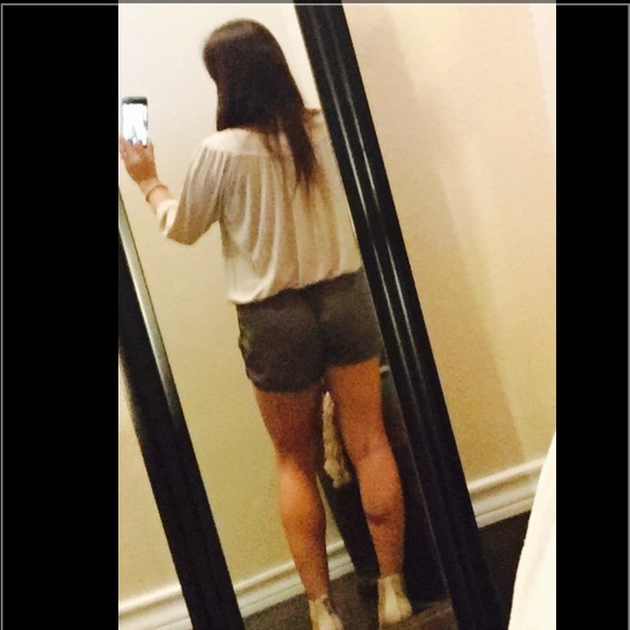 Shorts - Picture 3 of 3