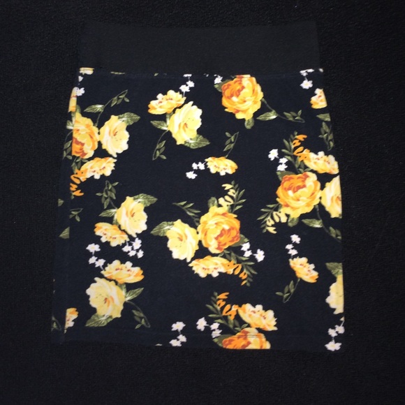 Floral pencil skirt!