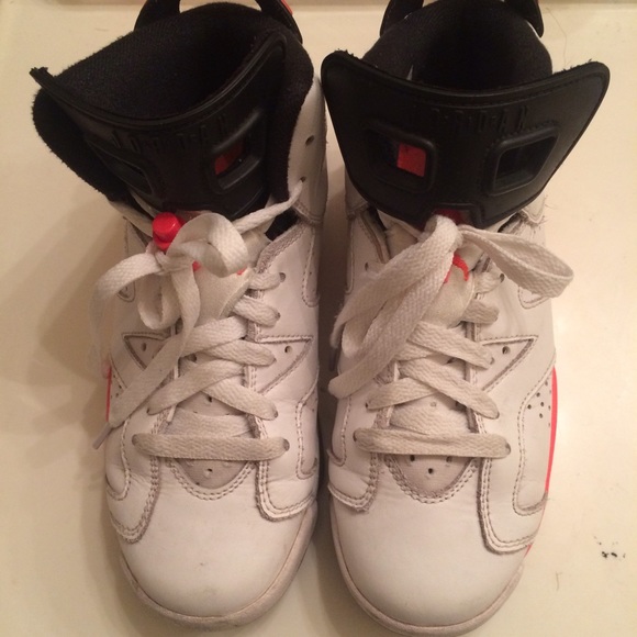 ✨Reduced✨ Jordan Retros 4y