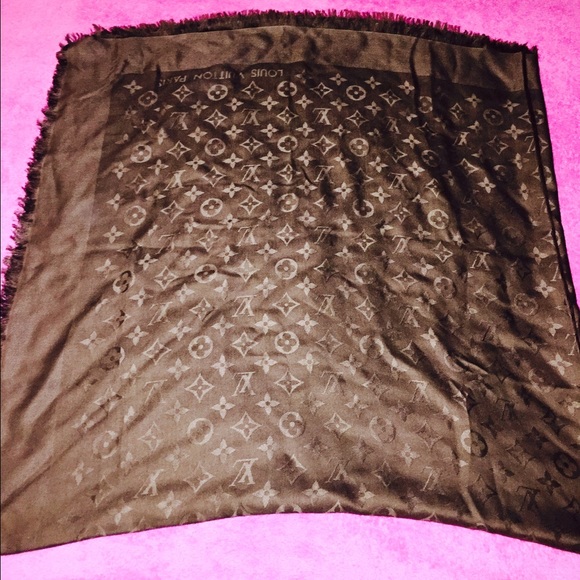 %100 Authentic LV Shawl Used Once