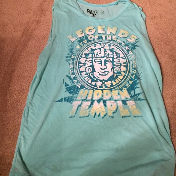 Sleeveless shirt