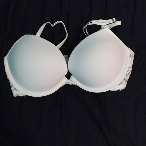 ❌SOLD ON Ⓜ️️️ERCARI ❌Hollister push up bra