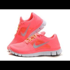 Pink Nike 5.0 Free runs size 5.5