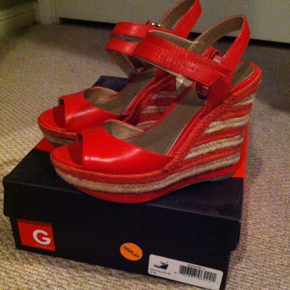 Guess wedges