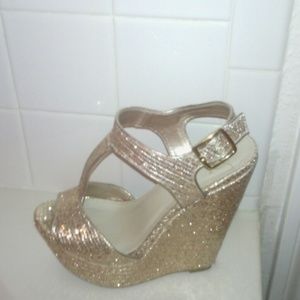 ??BEAUTIFUL SEQUIN WEDGE ??