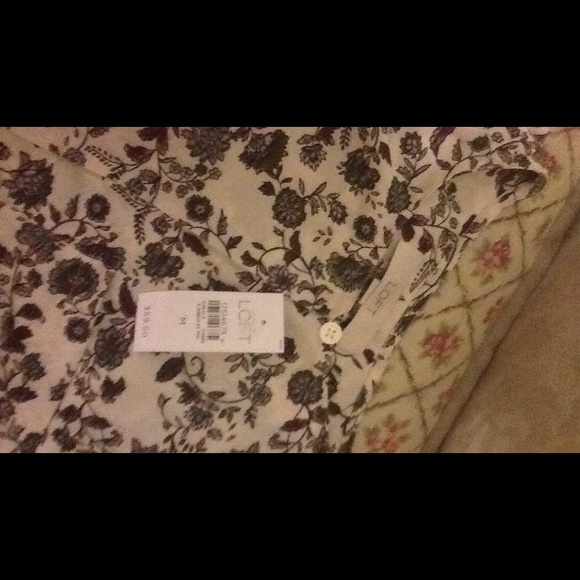 blouse - Picture 3 of 4