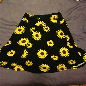 Barely worn sunflower skirt