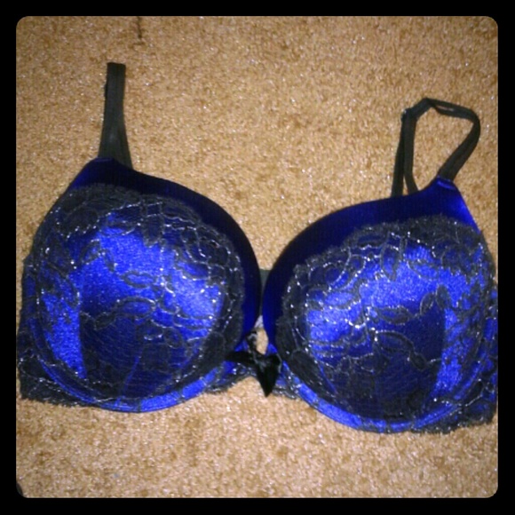 34D Very Sexy Plunge bra by VS