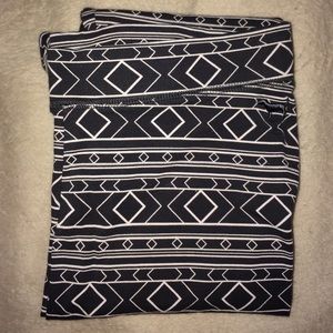 VS Pink Aztec leggings