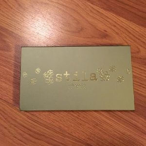 Still in the garden eyeshadow palette