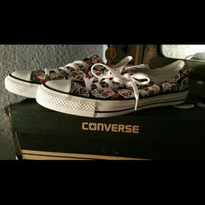Awesome skull chucks. :)