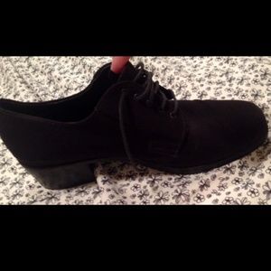 Munro America black shoes