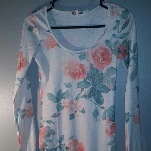 Long sleeved cream shirt with flower pattern - Picture 1 of 3