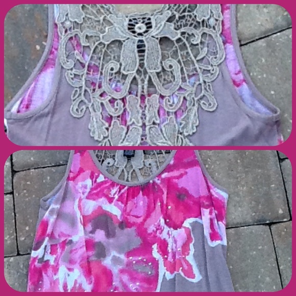 💢SOLD💢Beautiful I.N.C. Tank style lace back top - Picture 2 of 3