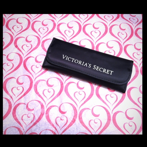 Victoria's Secret makeup Brush set!