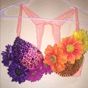 🚫SOLD🚫Custom daisy rhinestone rave bra