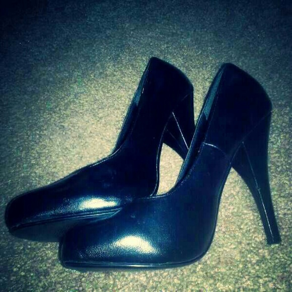 Cute black pumps :)