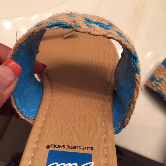 Sandals - Picture 3 of 4