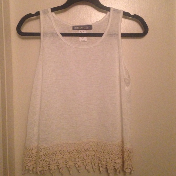 White tank with crochet trim