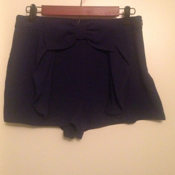 Blue bow shorts
