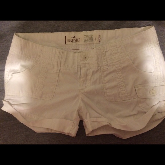 White Hollister shorts